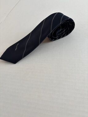 Oscar de la Renta Navy Stripe Tie Classic Designer Necktie